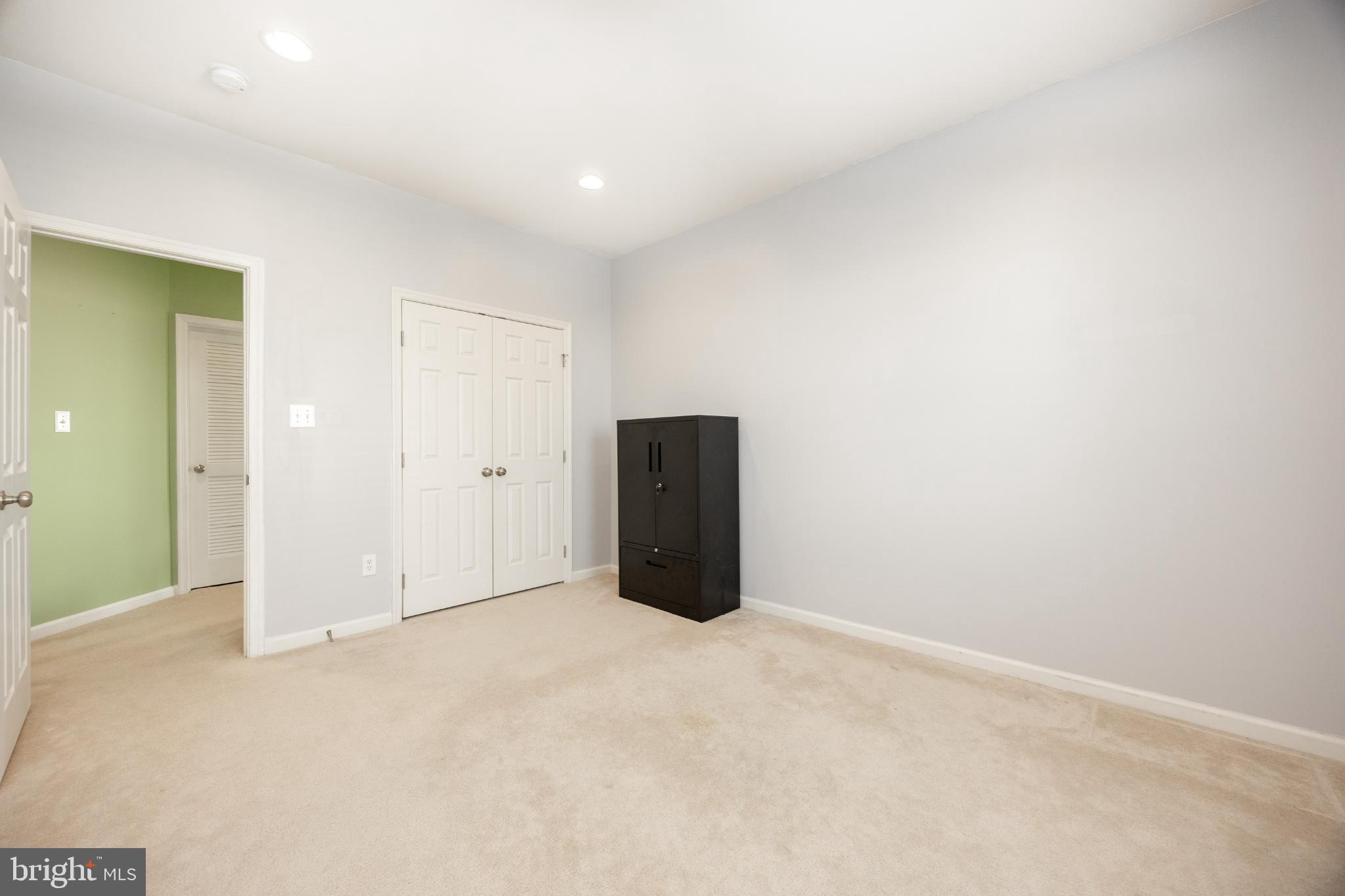 ROUND HILL - Residential