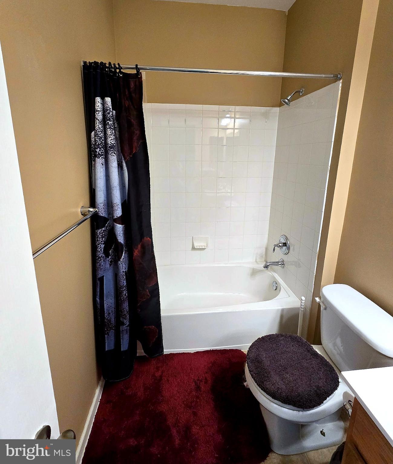 ROUND HILL - Residential