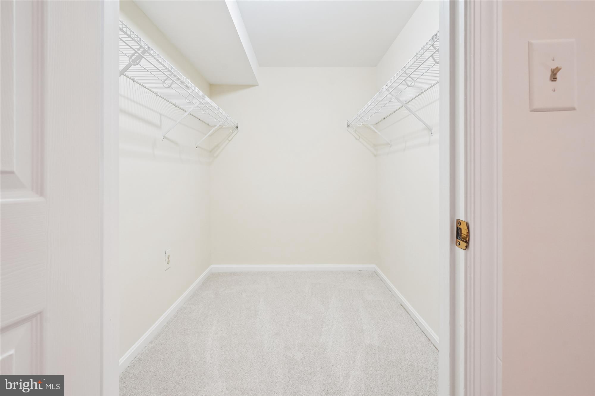 COLCHESTER HUNT - Residential