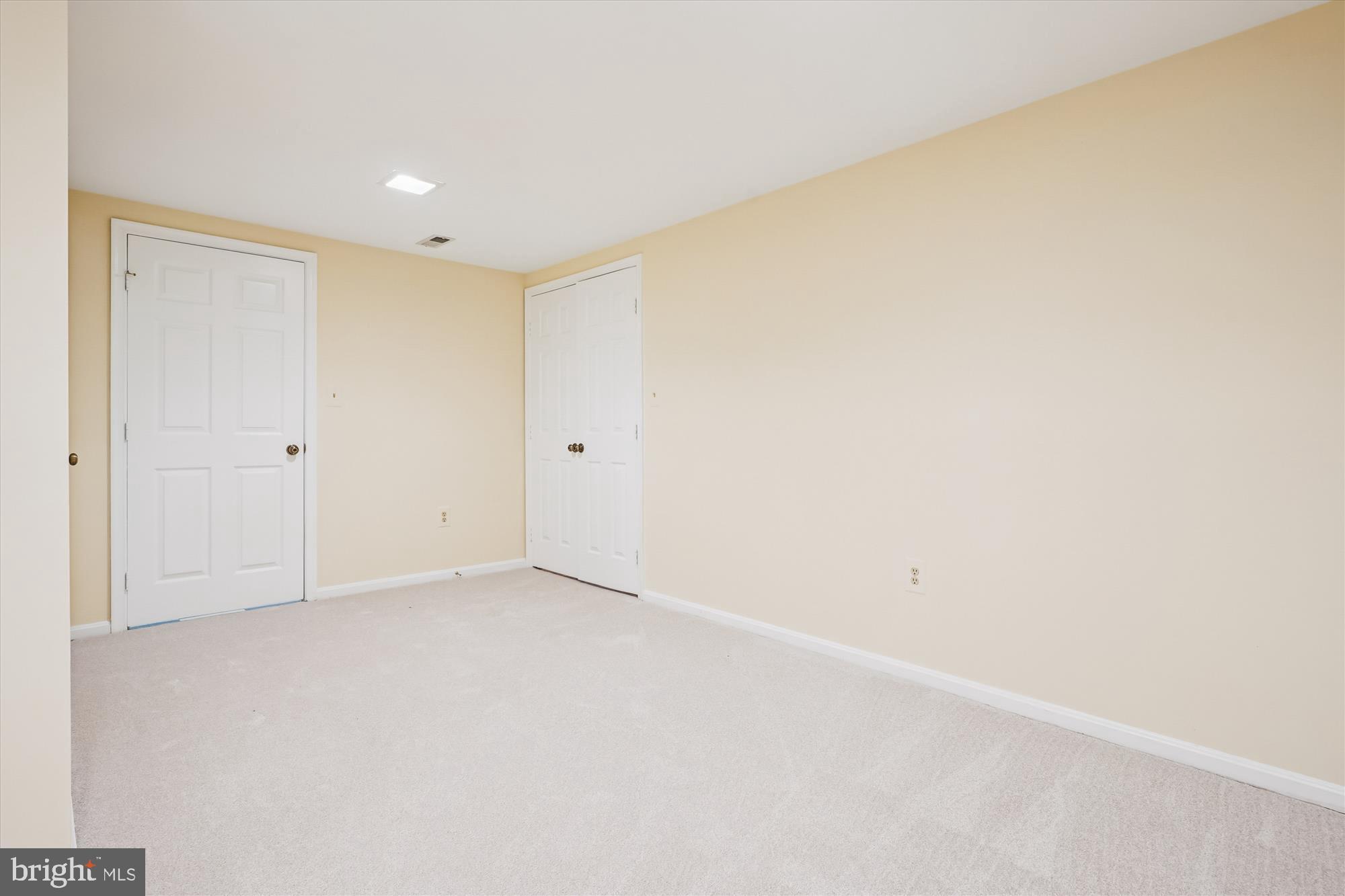 COLCHESTER HUNT - Residential