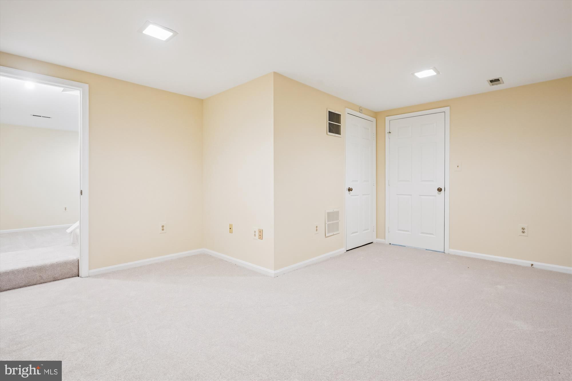 COLCHESTER HUNT - Residential