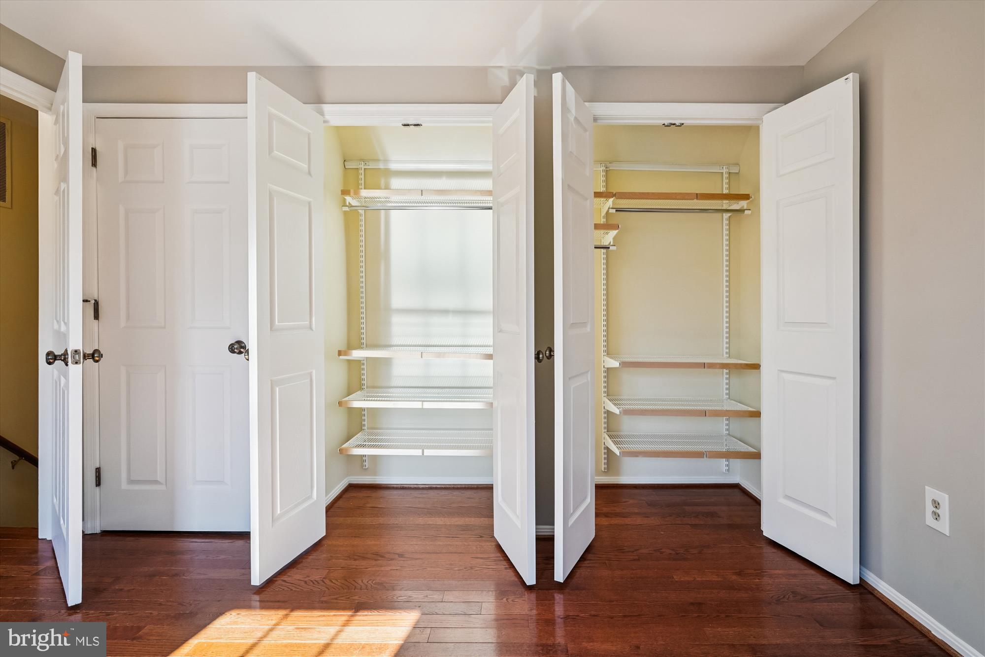 COLCHESTER HUNT - Residential