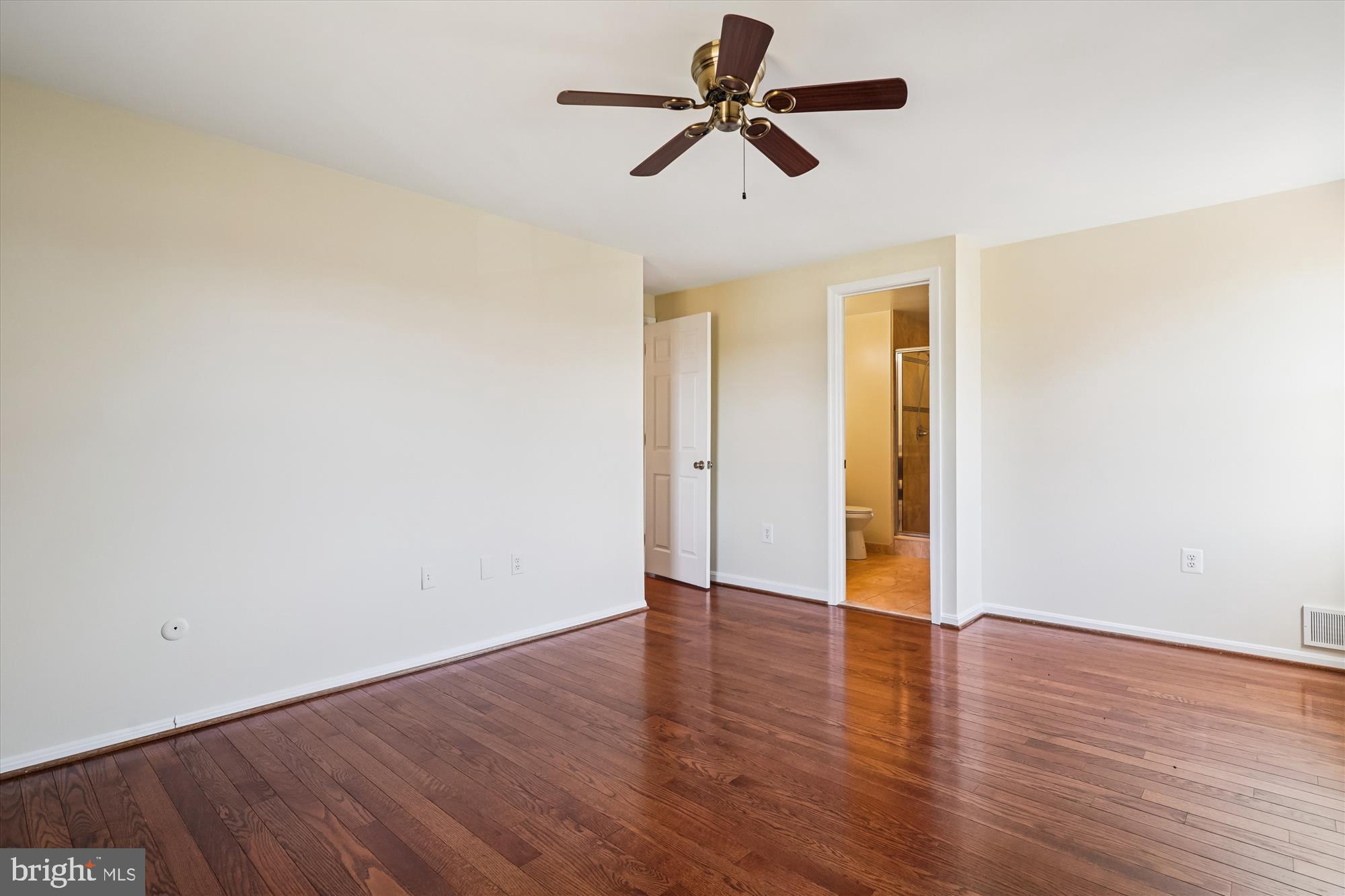 COLCHESTER HUNT - Residential