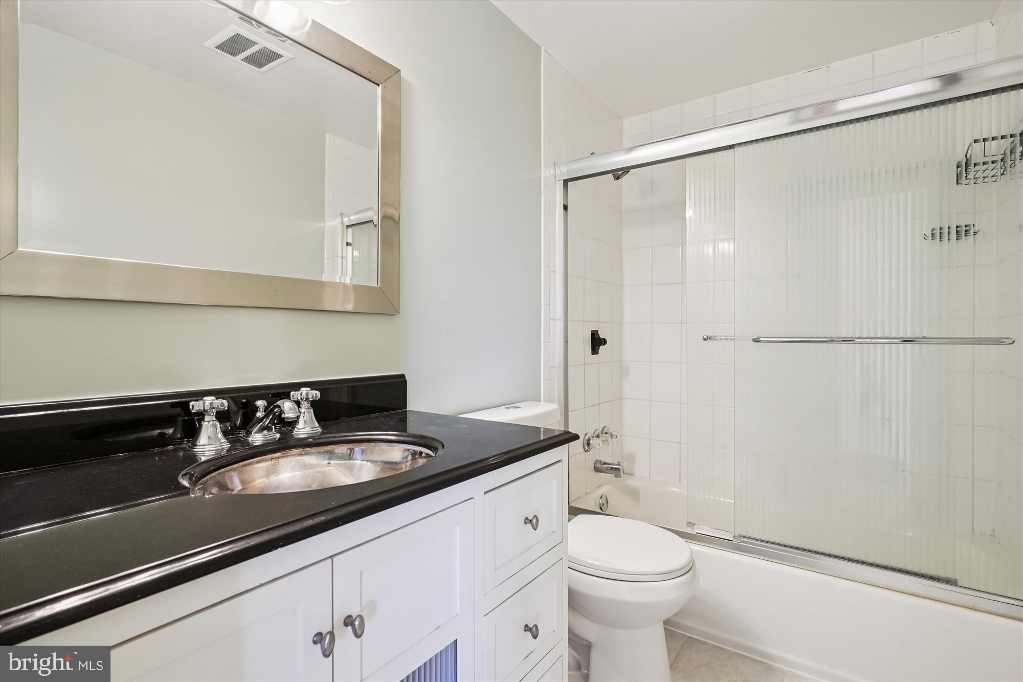 COLCHESTER HUNT - Residential