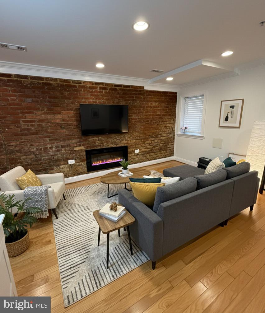 1827 1ST STREET NW 1