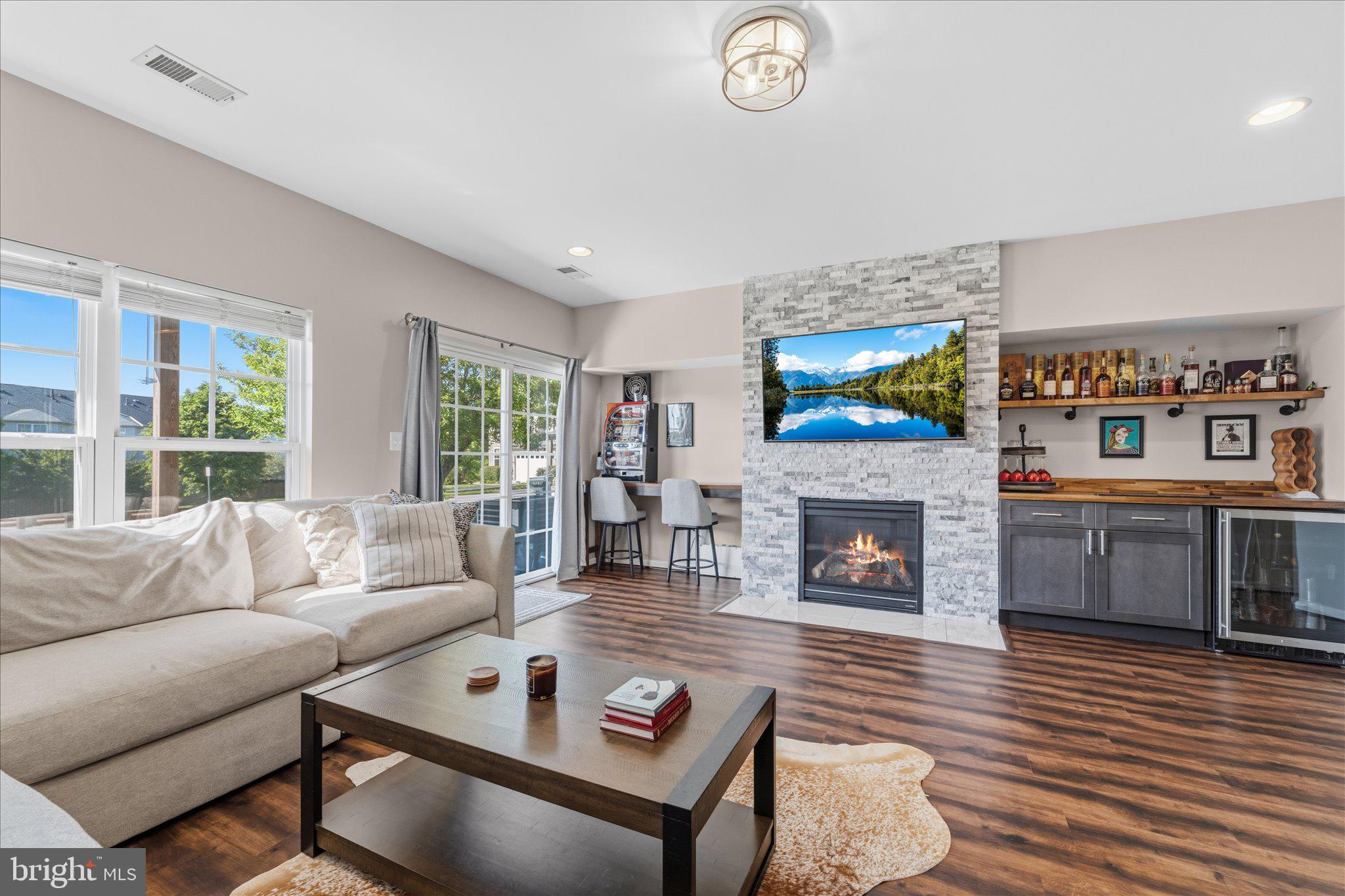 PEMBROOKE - Residential