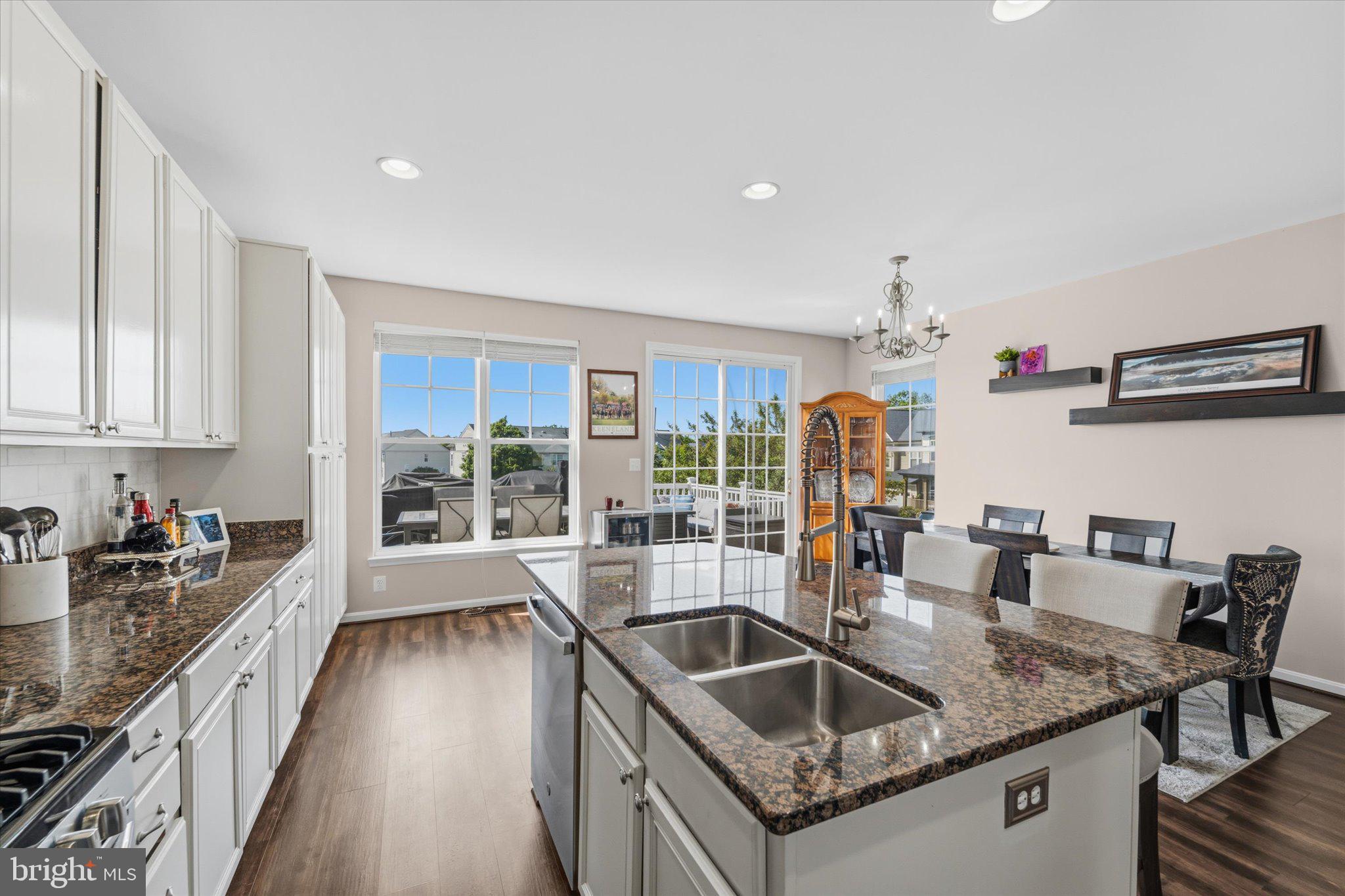 PEMBROOKE - Residential