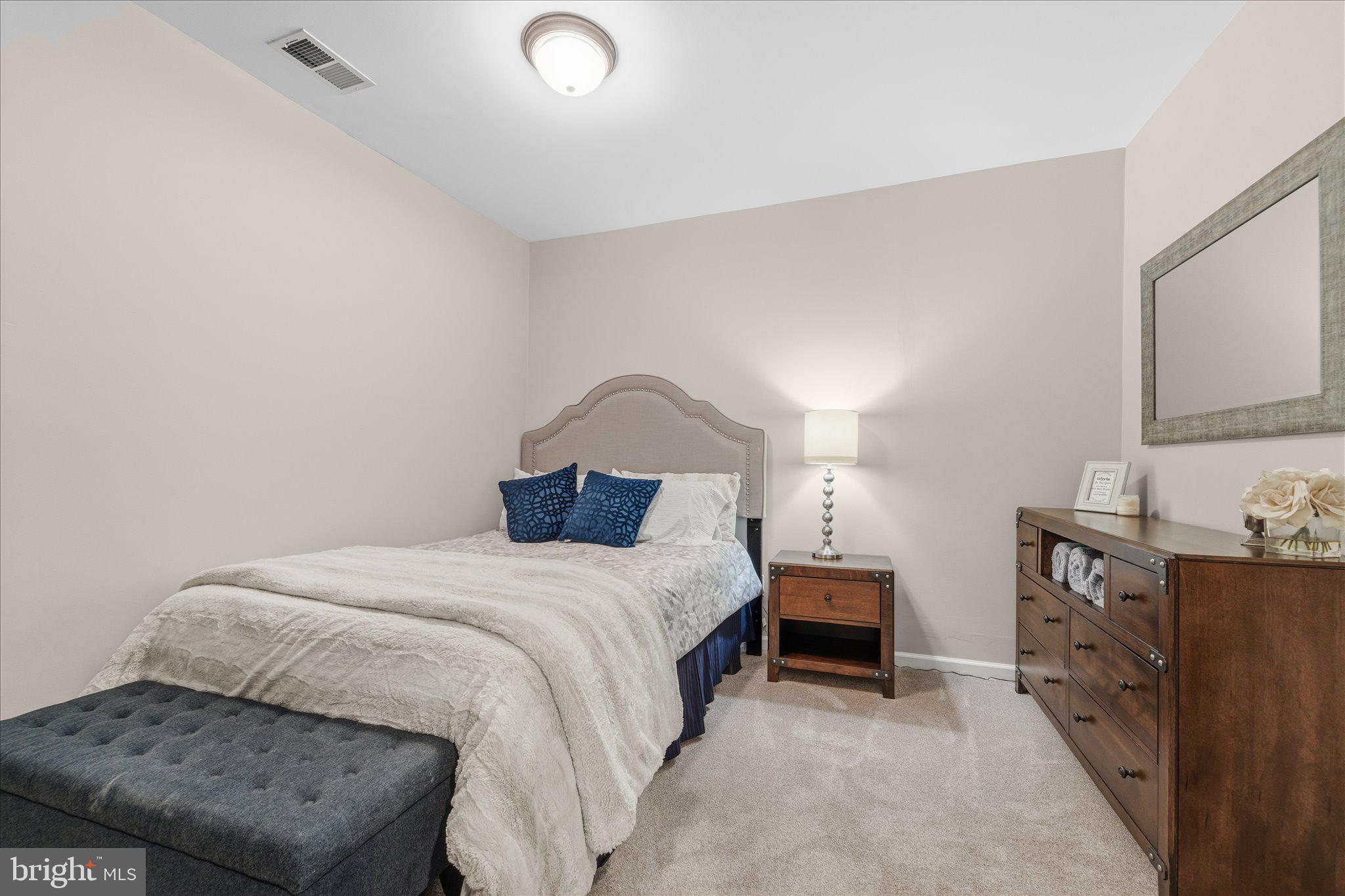 PEMBROOKE - Residential