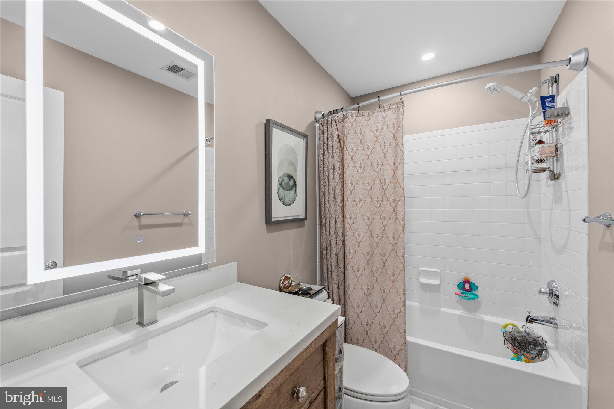 PEMBROOKE - Residential