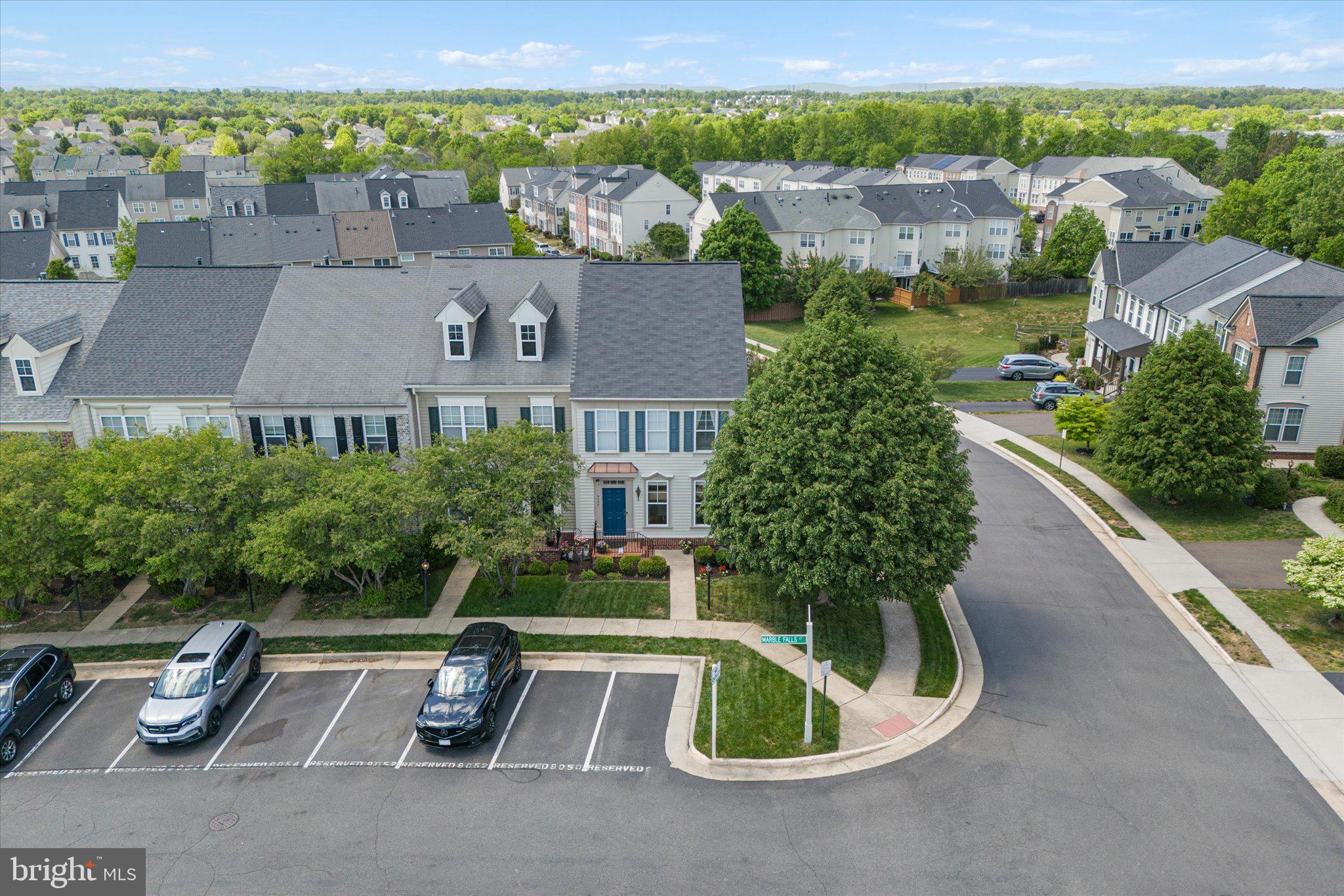 PEMBROOKE - Residential