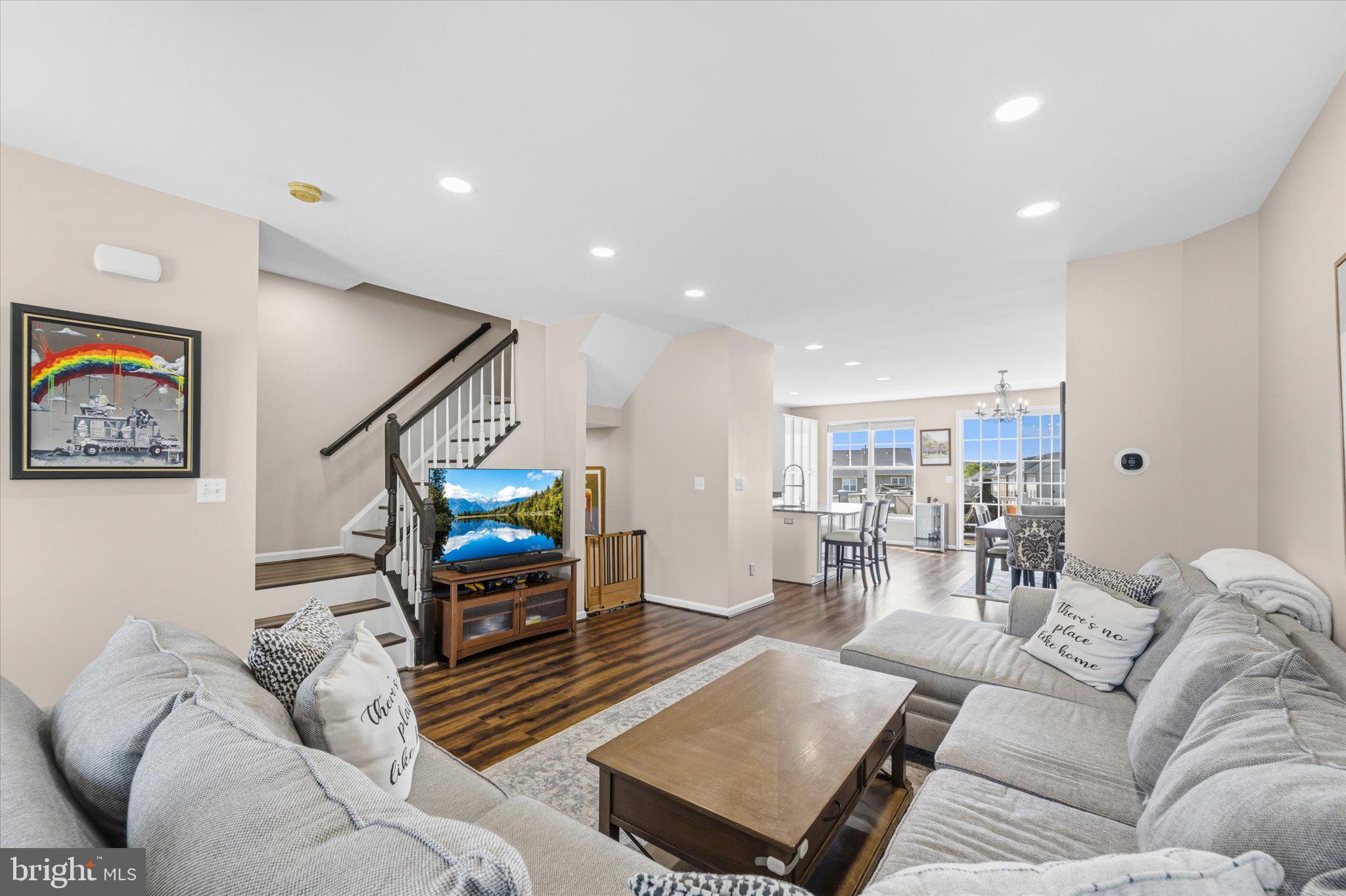 PEMBROOKE - Residential