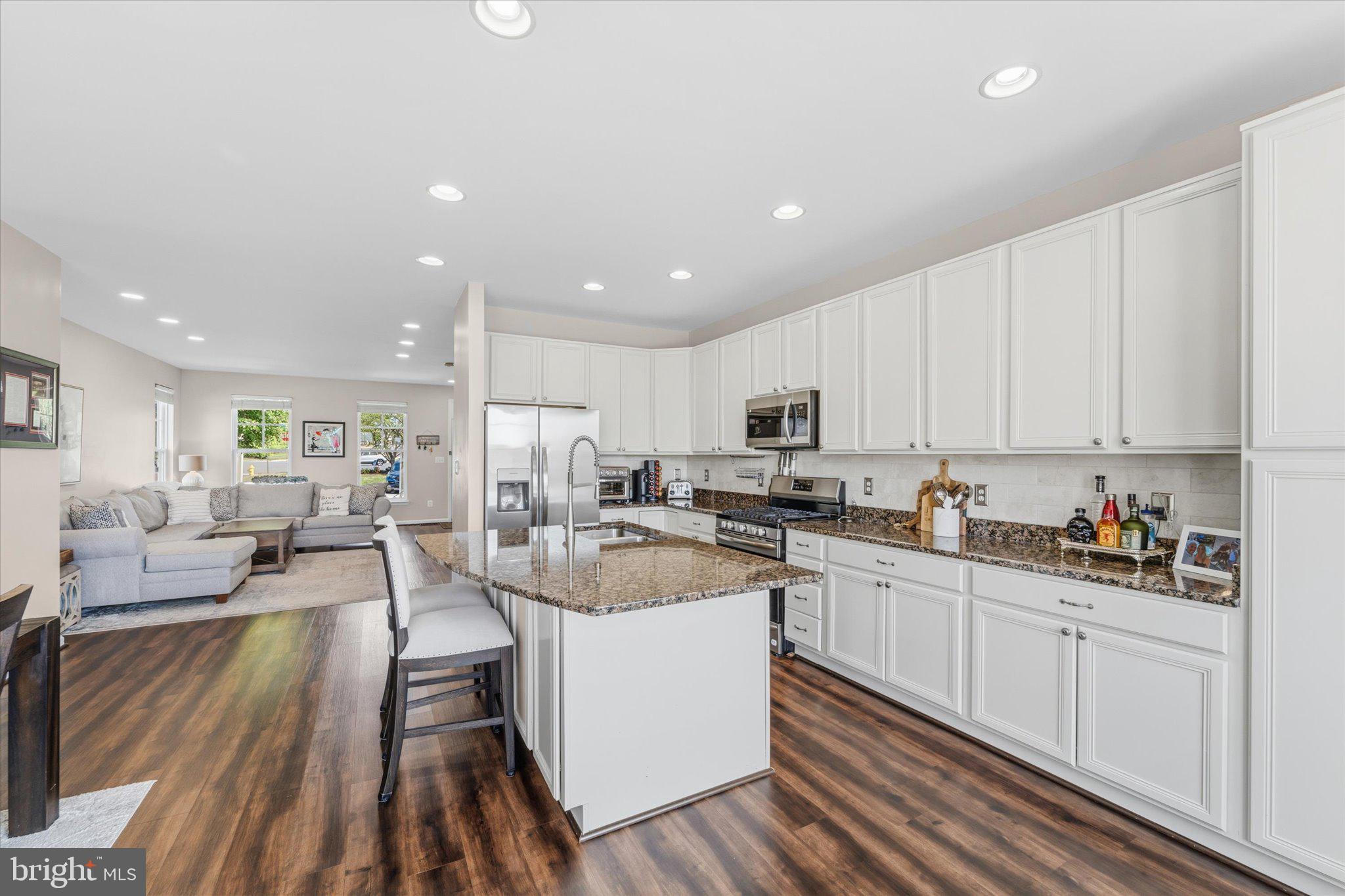 PEMBROOKE - Residential