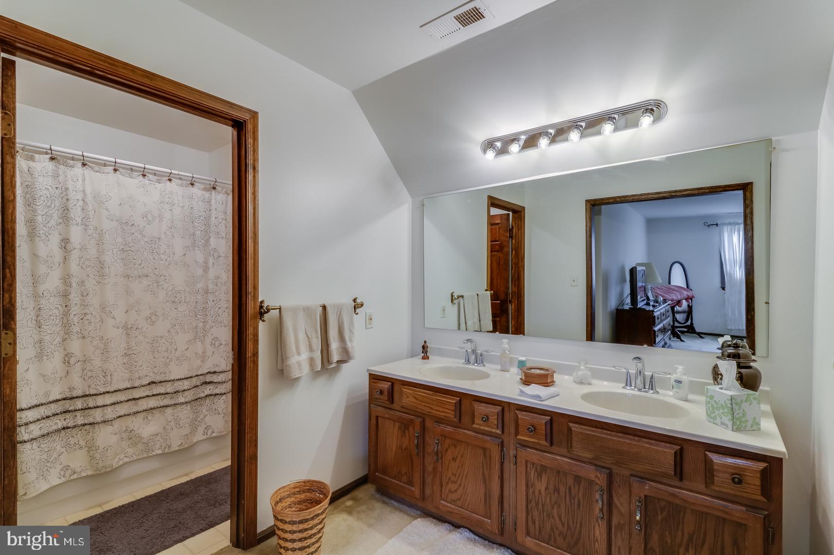 MIDDLECROFT - Residential