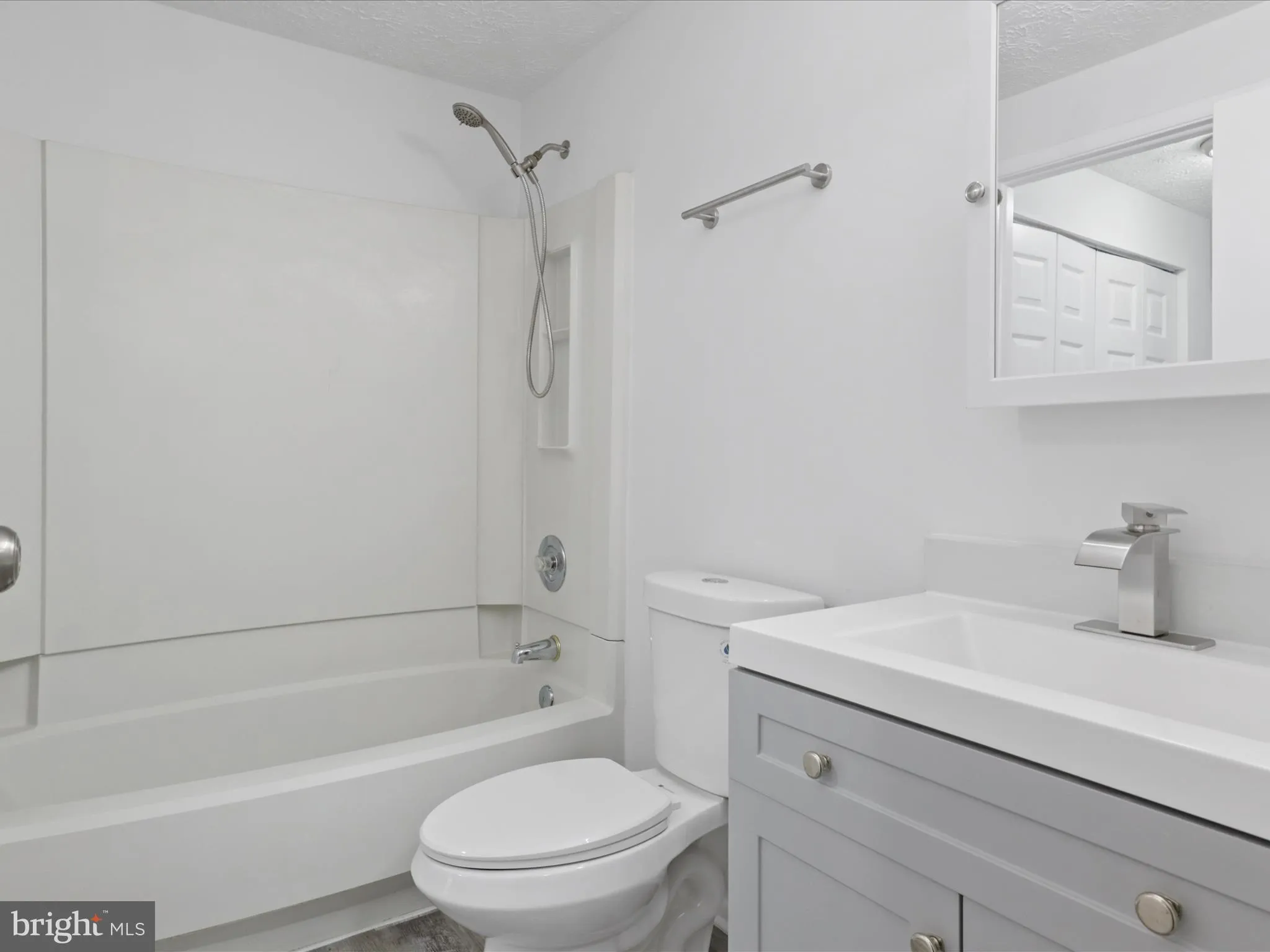 Lorton, Virginia 22079, United States, 2 Bedrooms Bedrooms, ,2 BathroomsBathrooms,Residential,Active,154120