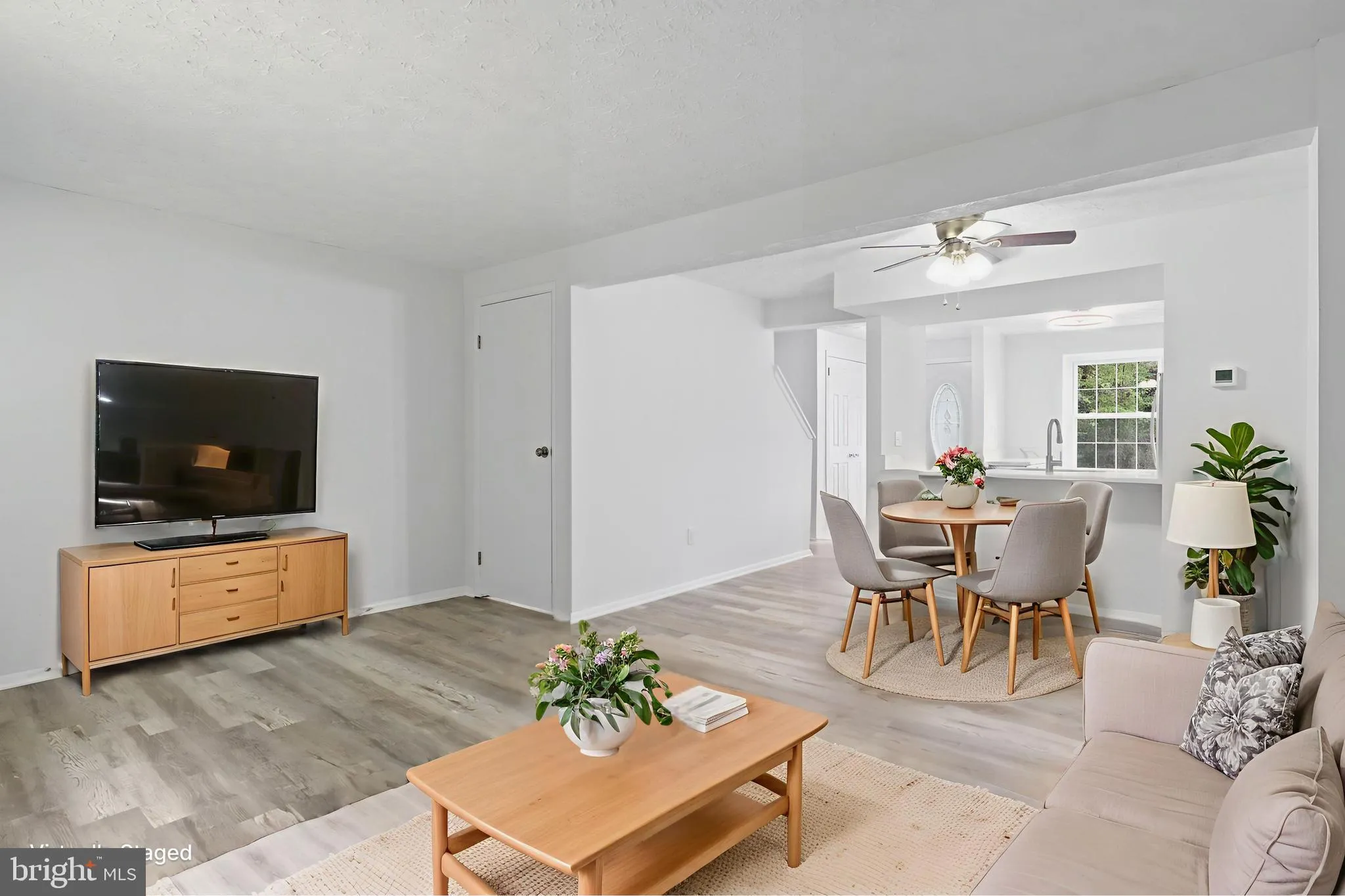 Lorton, Virginia 22079, United States, 2 Bedrooms Bedrooms, ,2 BathroomsBathrooms,Residential,Active,154120