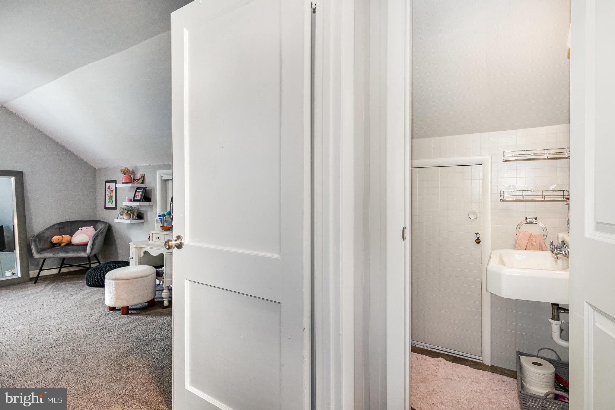 ELIZABETHVILLE BOROUGH - Residential