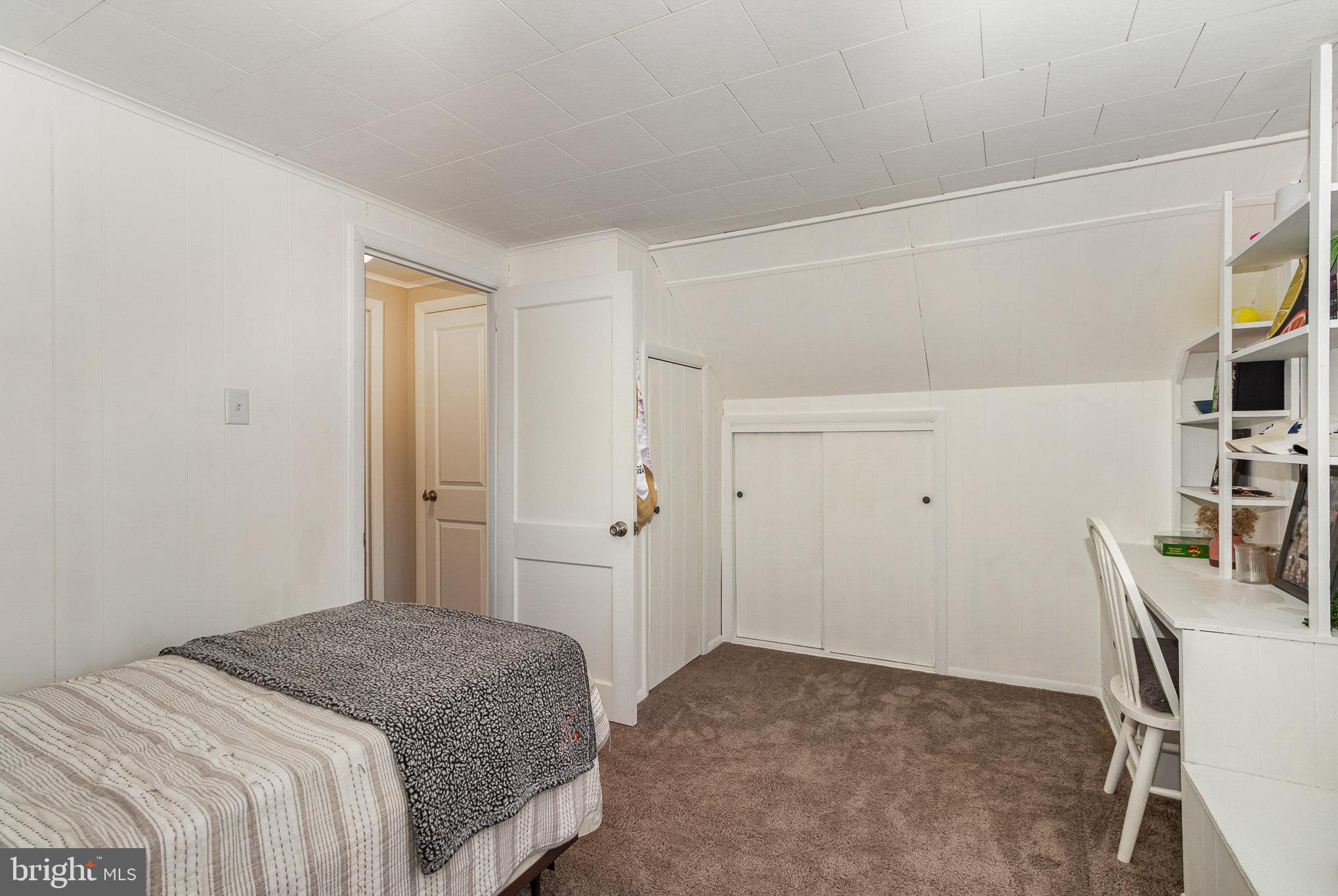 ELIZABETHVILLE BOROUGH - Residential