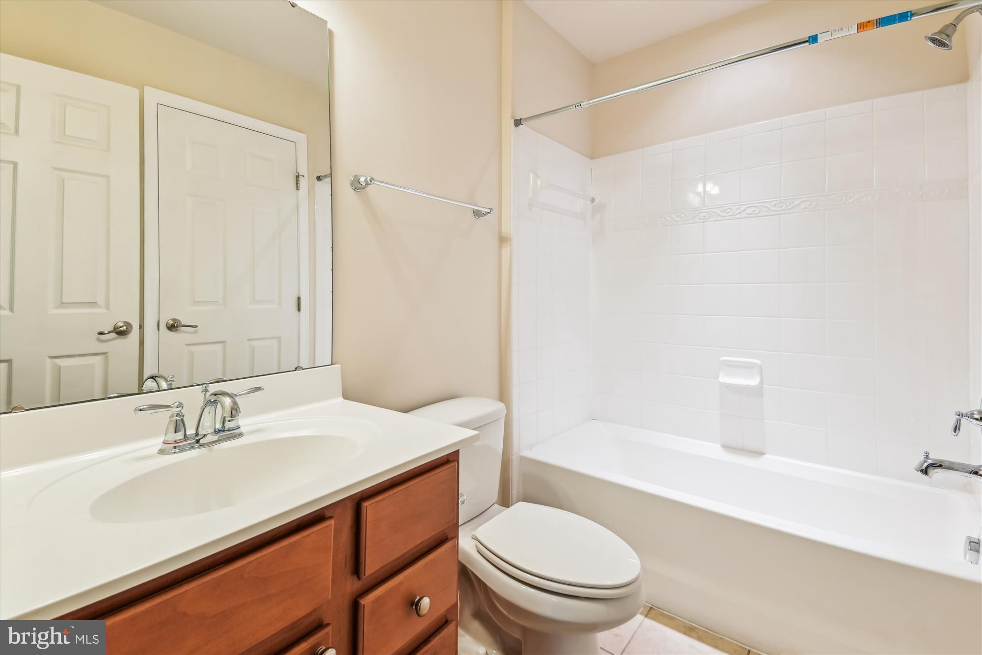 HOWARD SQUARE - Residential Lease