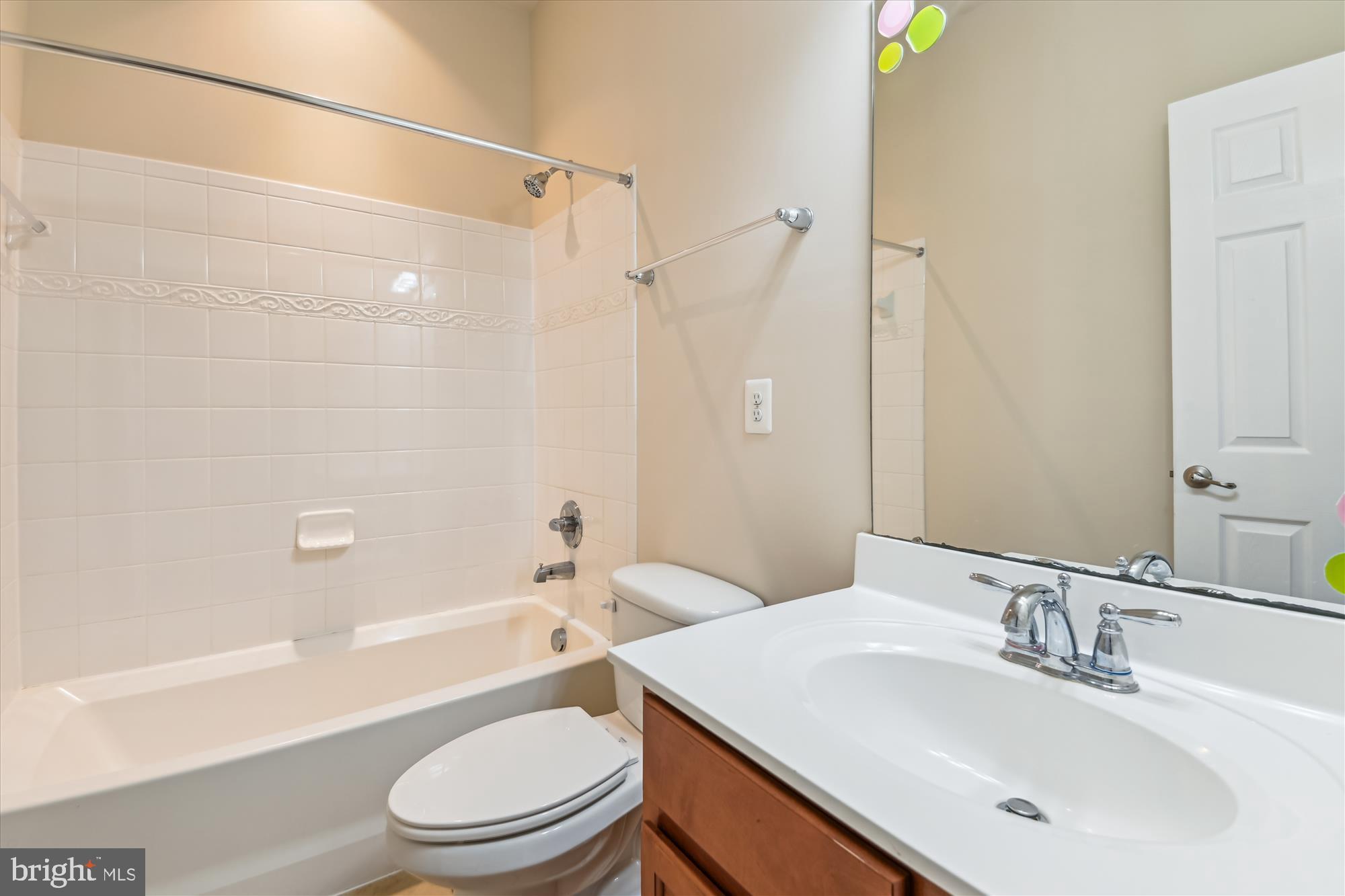 HOWARD SQUARE - Residential Lease