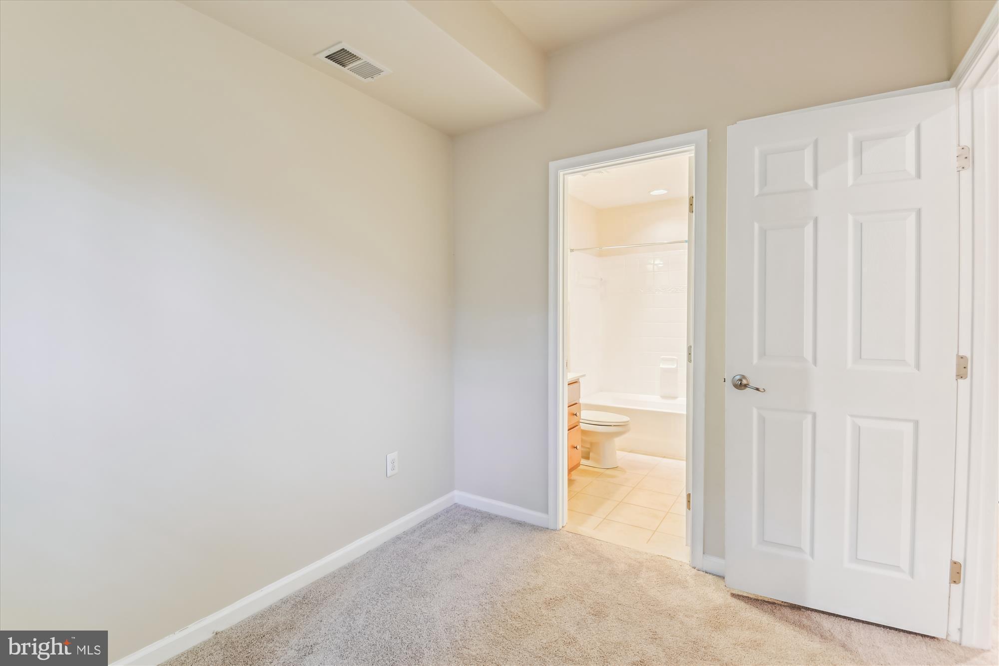 HOWARD SQUARE - Residential Lease