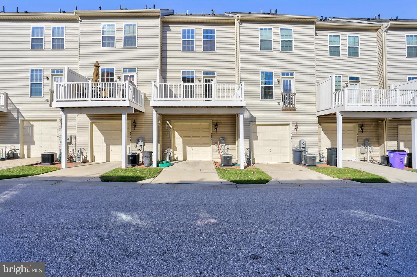 HOWARD SQUARE - Residential Lease