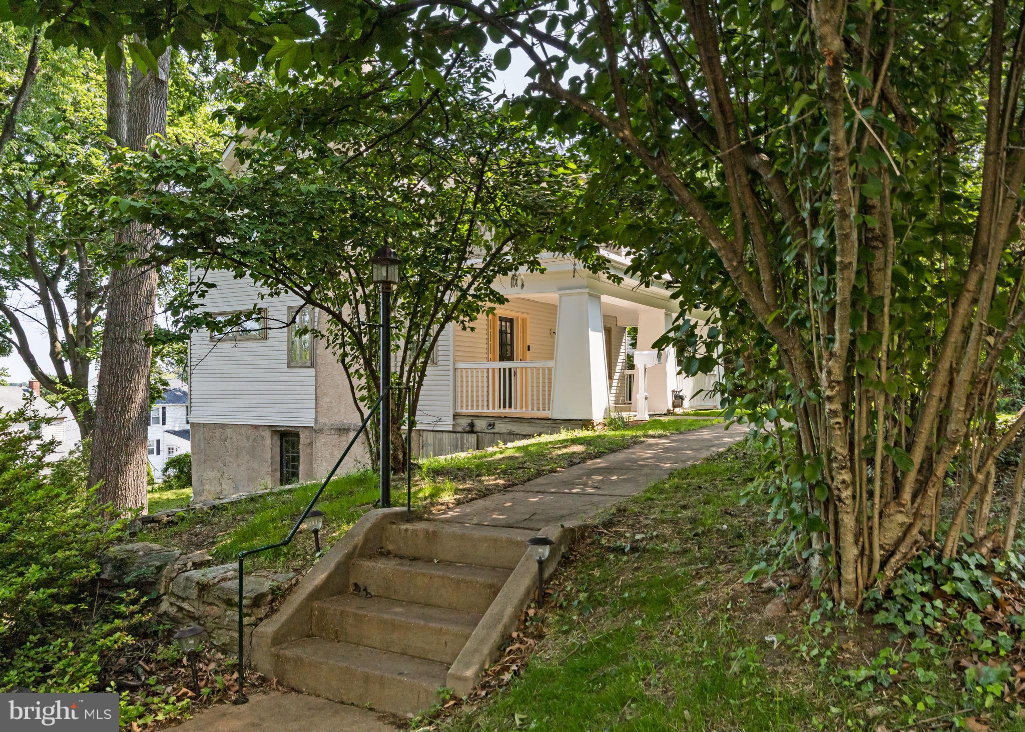 908 EDGE HILL ROAD