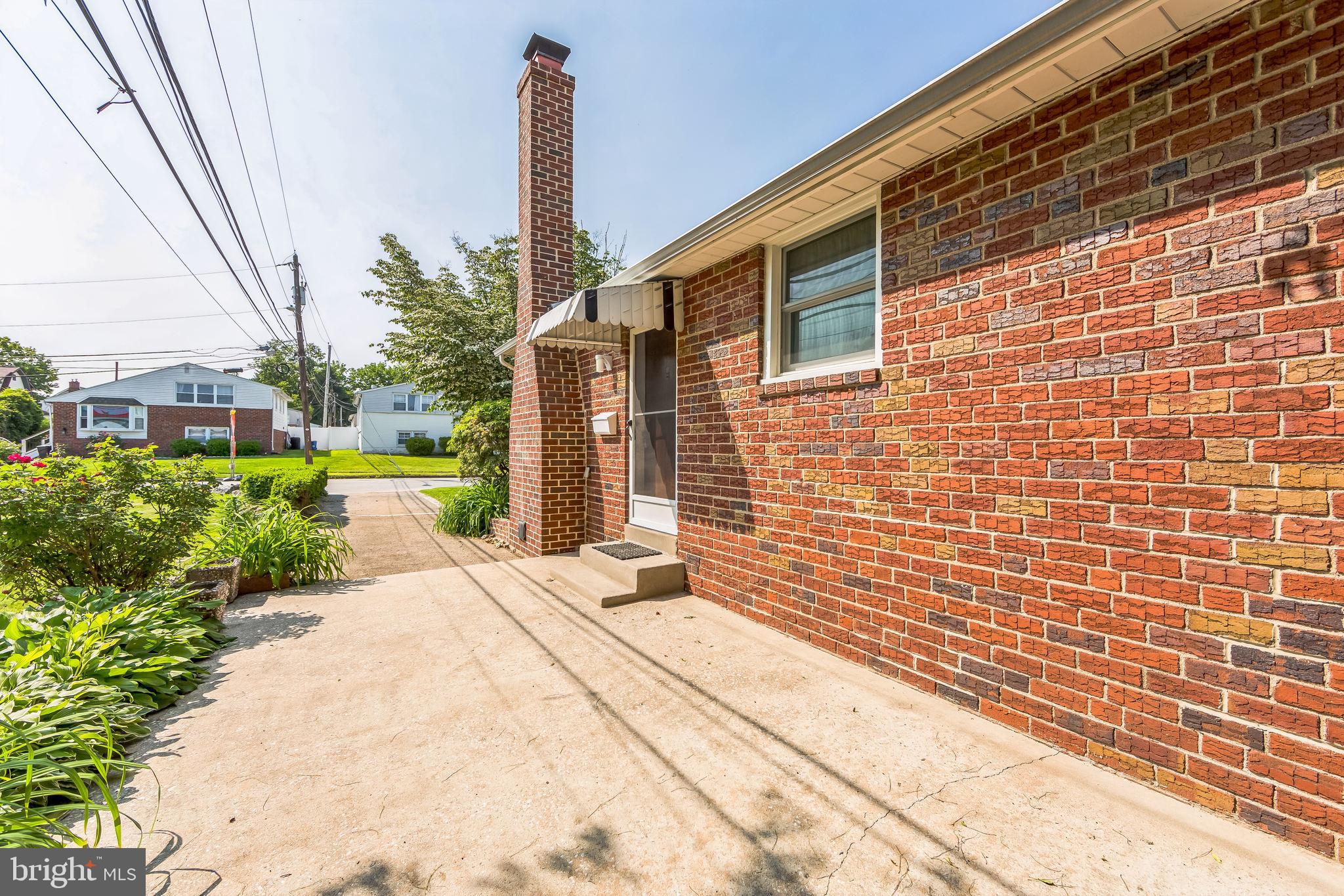 805 WILLOW AVENUE
