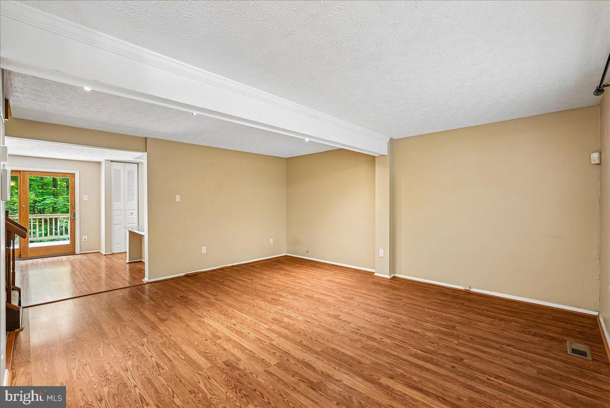2331 MIDDLE CREEK LANE