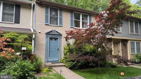 Photo of 2331 Middle Creek Lane, RESTON, VA 20191 (MLS # VAFX2312476)