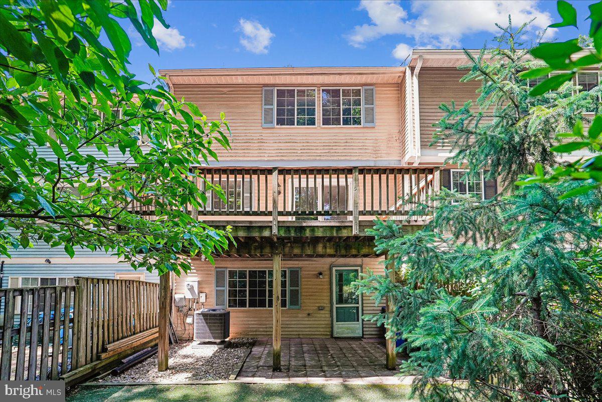 2331 MIDDLE CREEK LANE