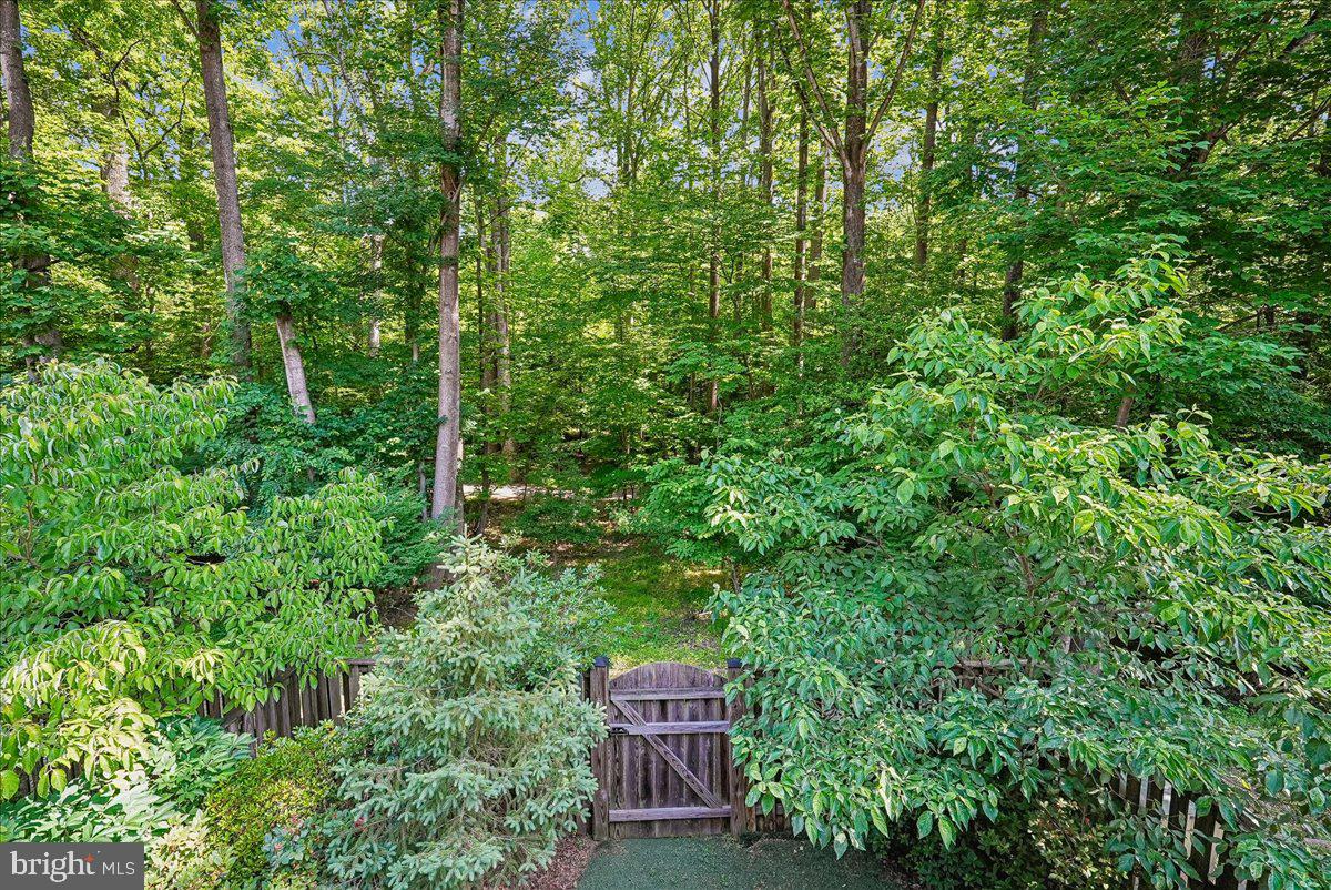 2331 MIDDLE CREEK LANE