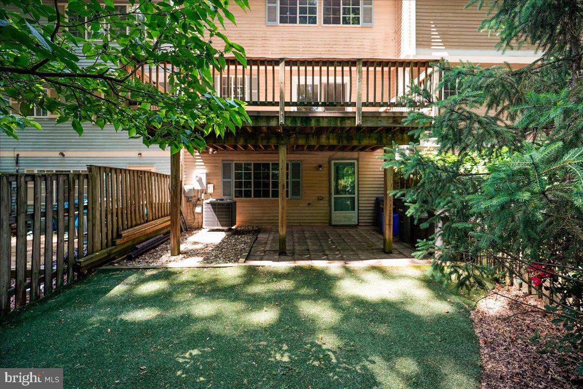 2331 MIDDLE CREEK LANE