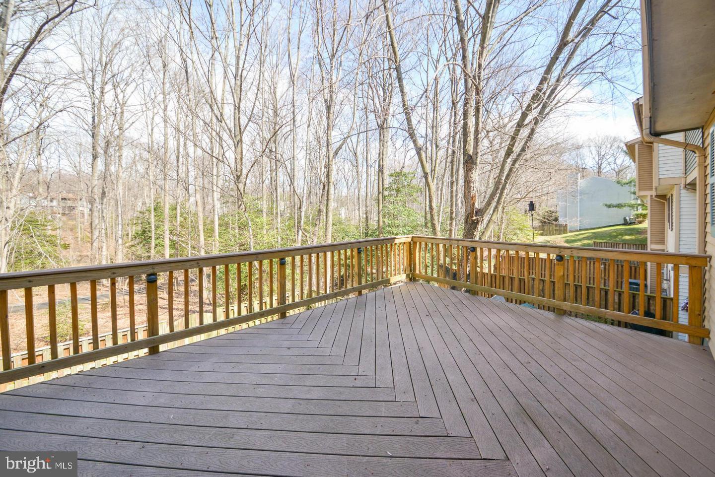 2331 MIDDLE CREEK LANE