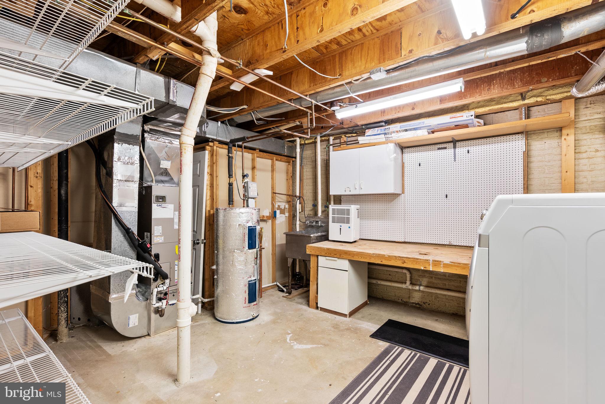 POTOMAC CHASE - Residential