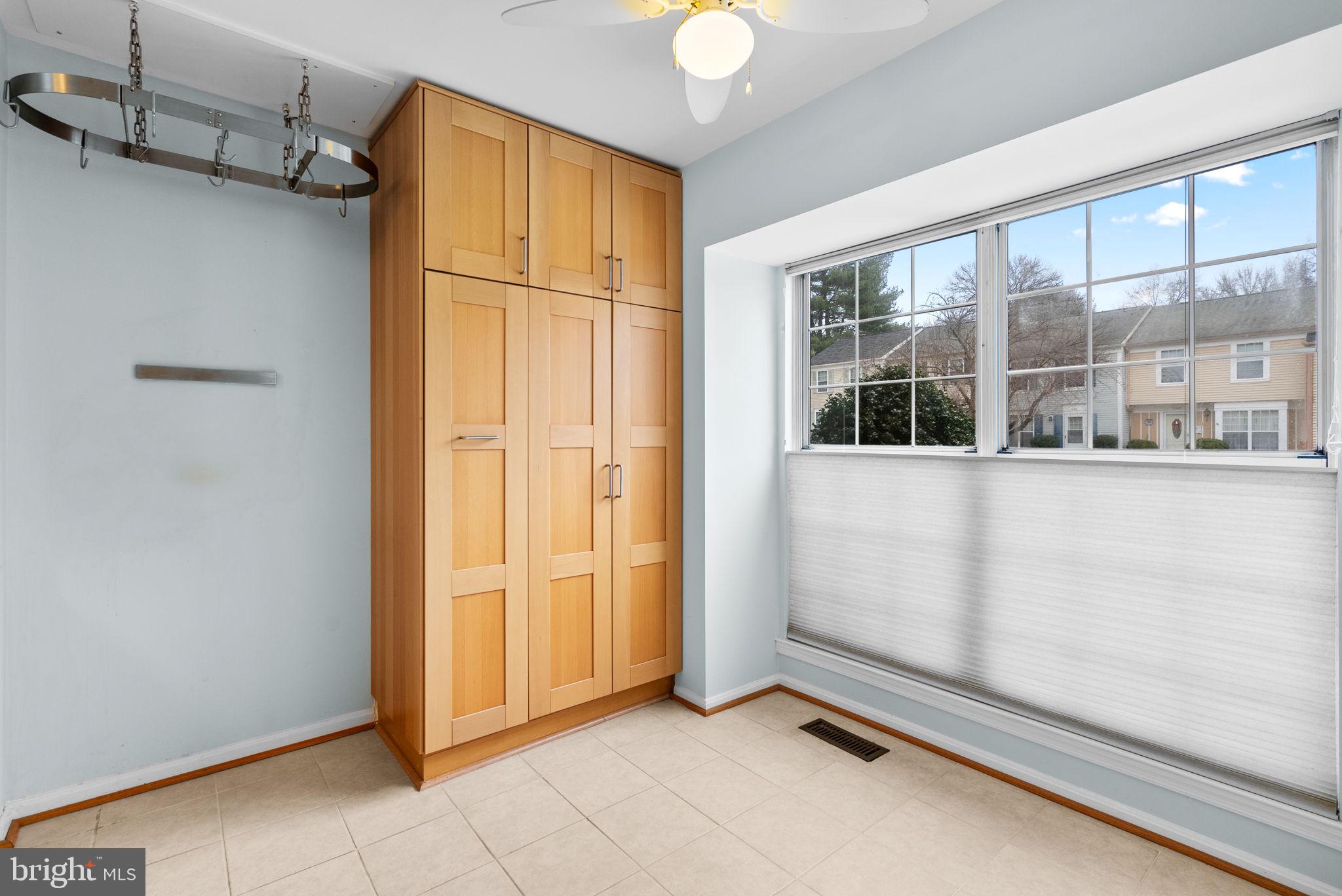 POTOMAC CHASE - Residential