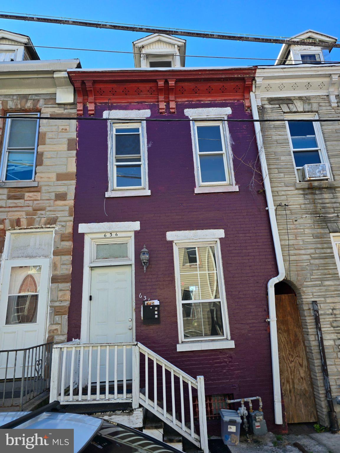 636 MOSS STREET