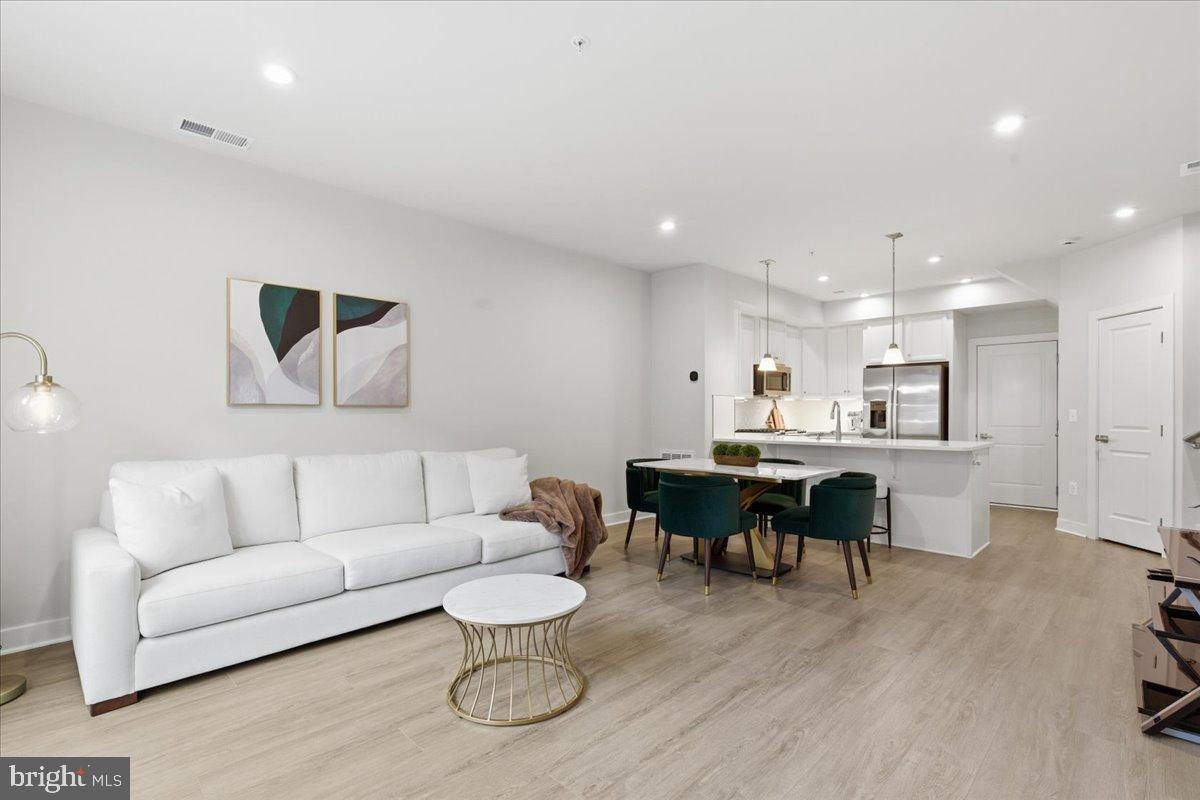 17422 SOUTHERN SHORES DRIVE