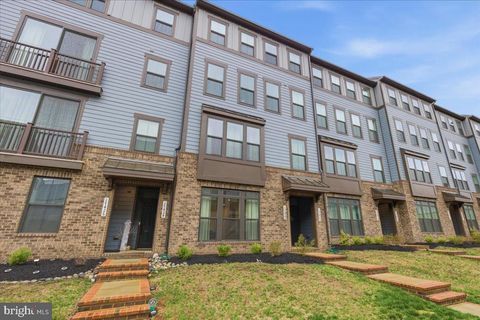 Photo of 17422 Southern Shores Drive, DUMFRIES, VA 22026 (MLS # VAPW2114832)