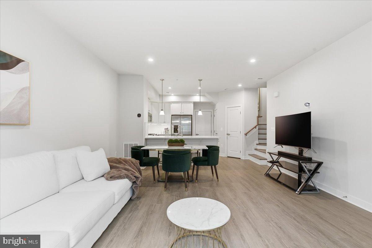 17422 SOUTHERN SHORES DRIVE