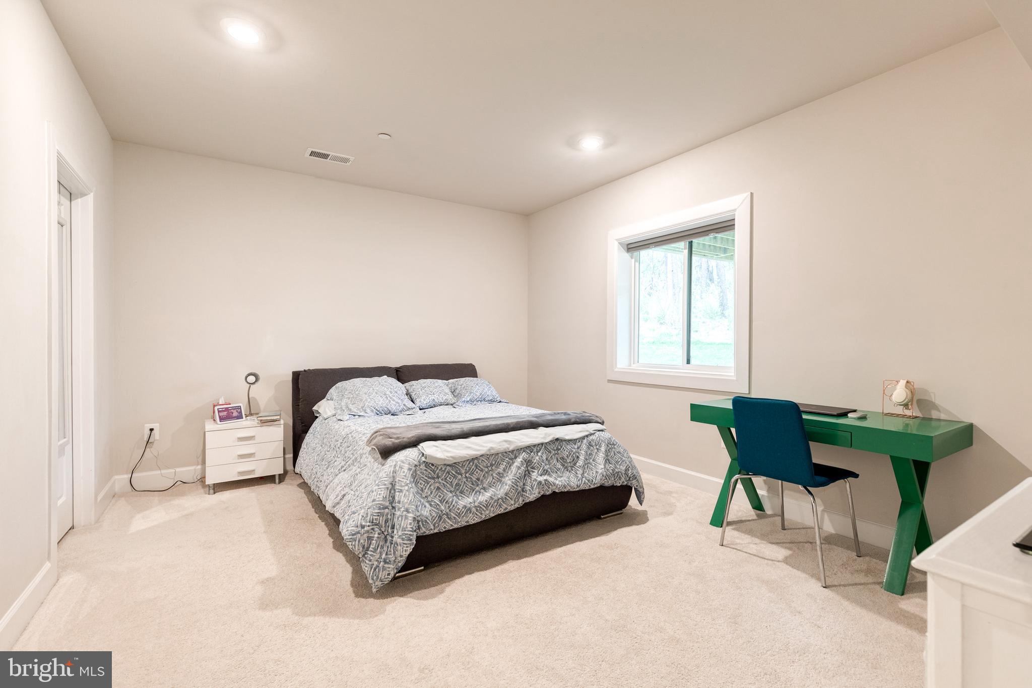 CEDAR CREEK - Residential