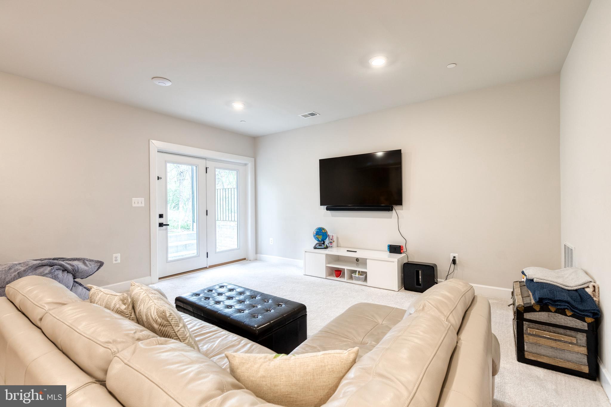 CEDAR CREEK - Residential