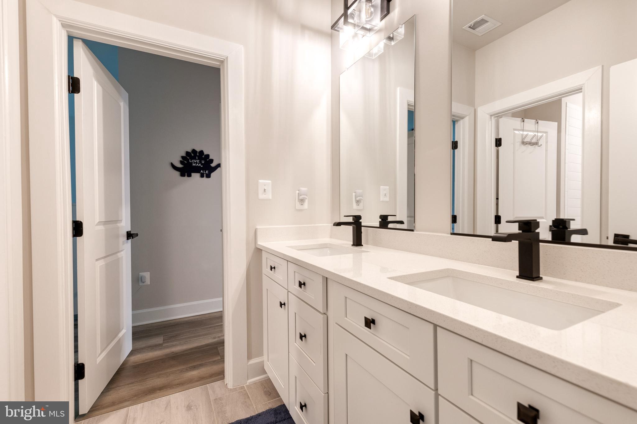 CEDAR CREEK - Residential