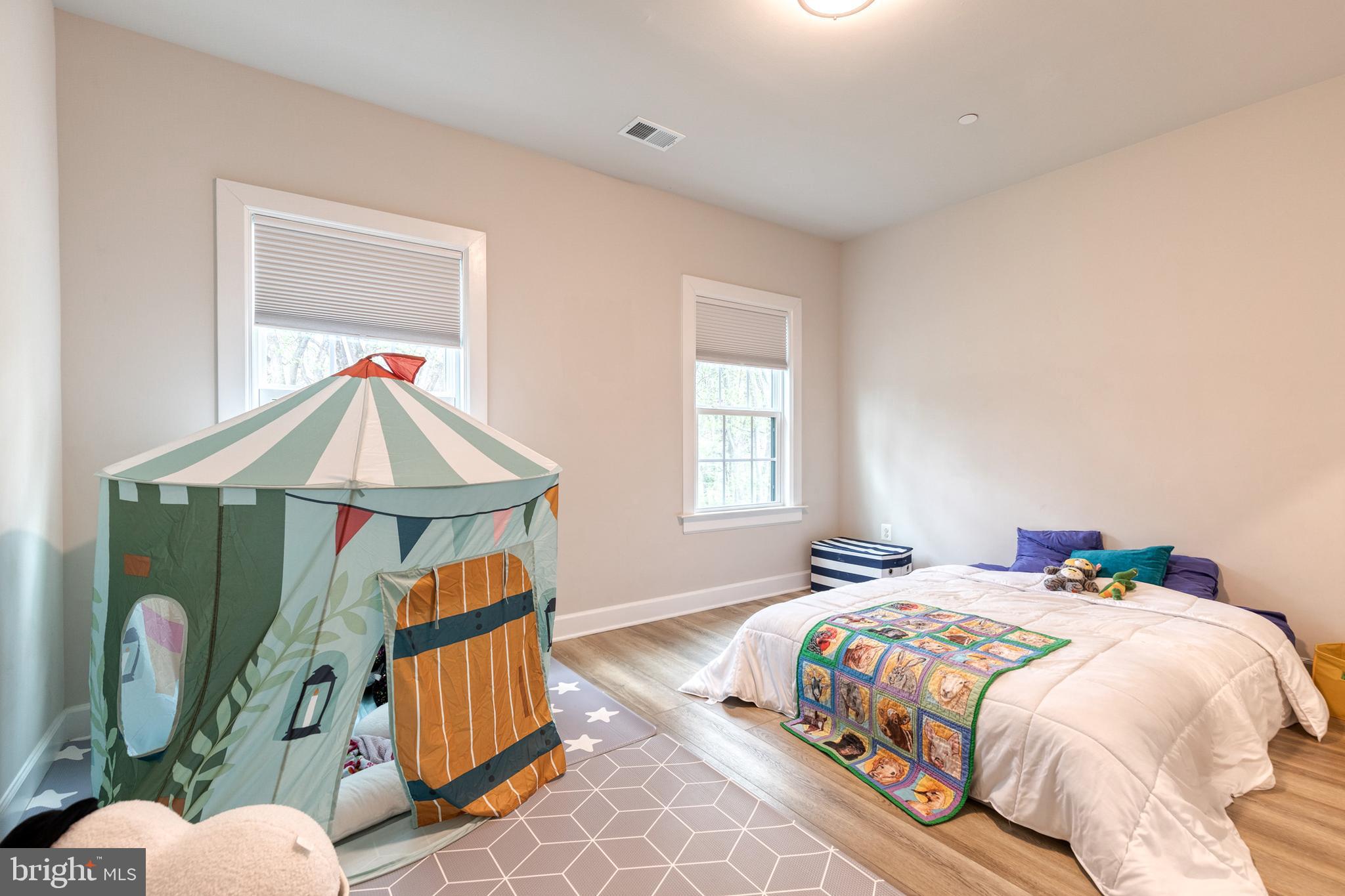 CEDAR CREEK - Residential