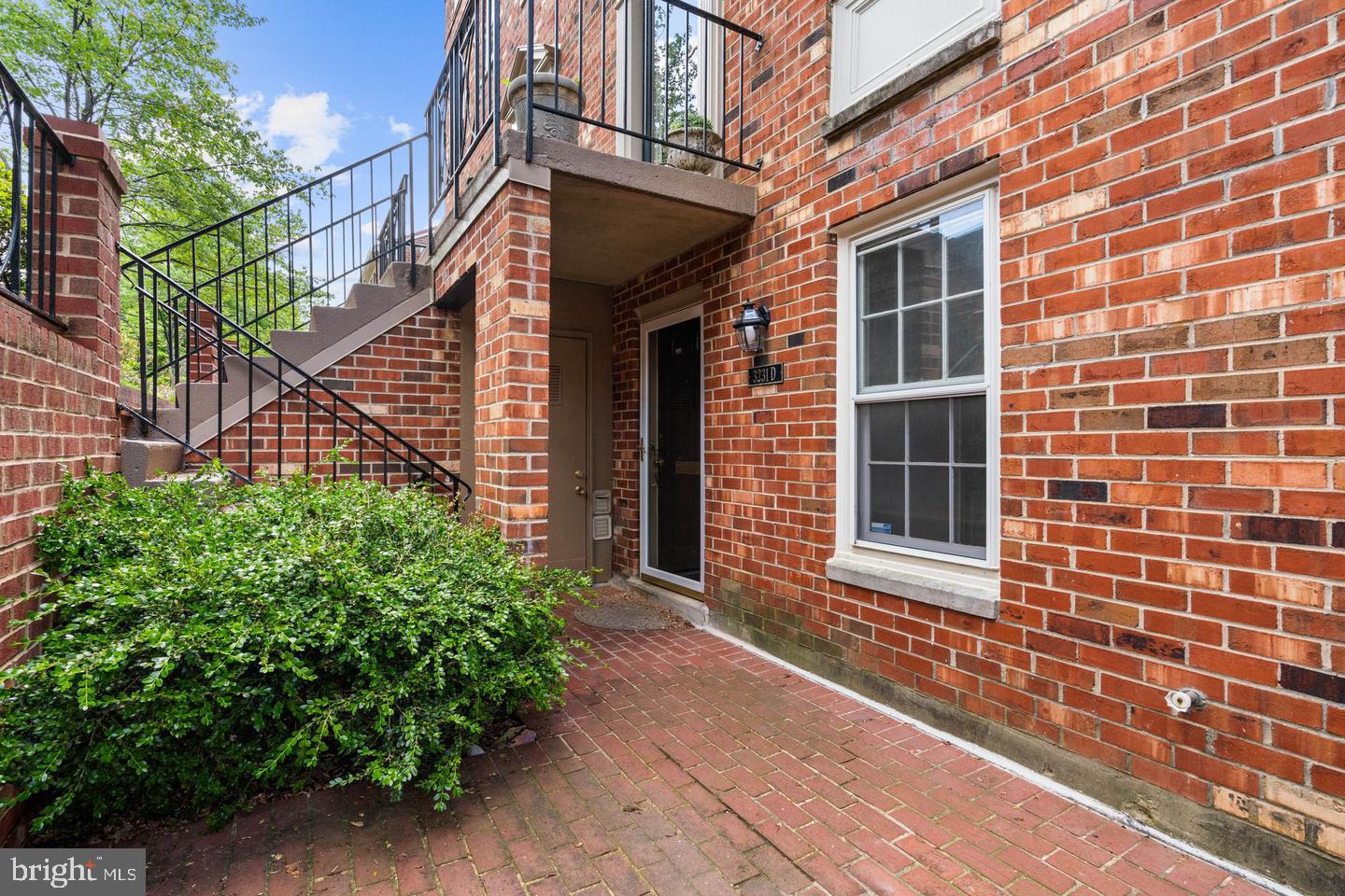 3231 SUTTON PLACE NW D