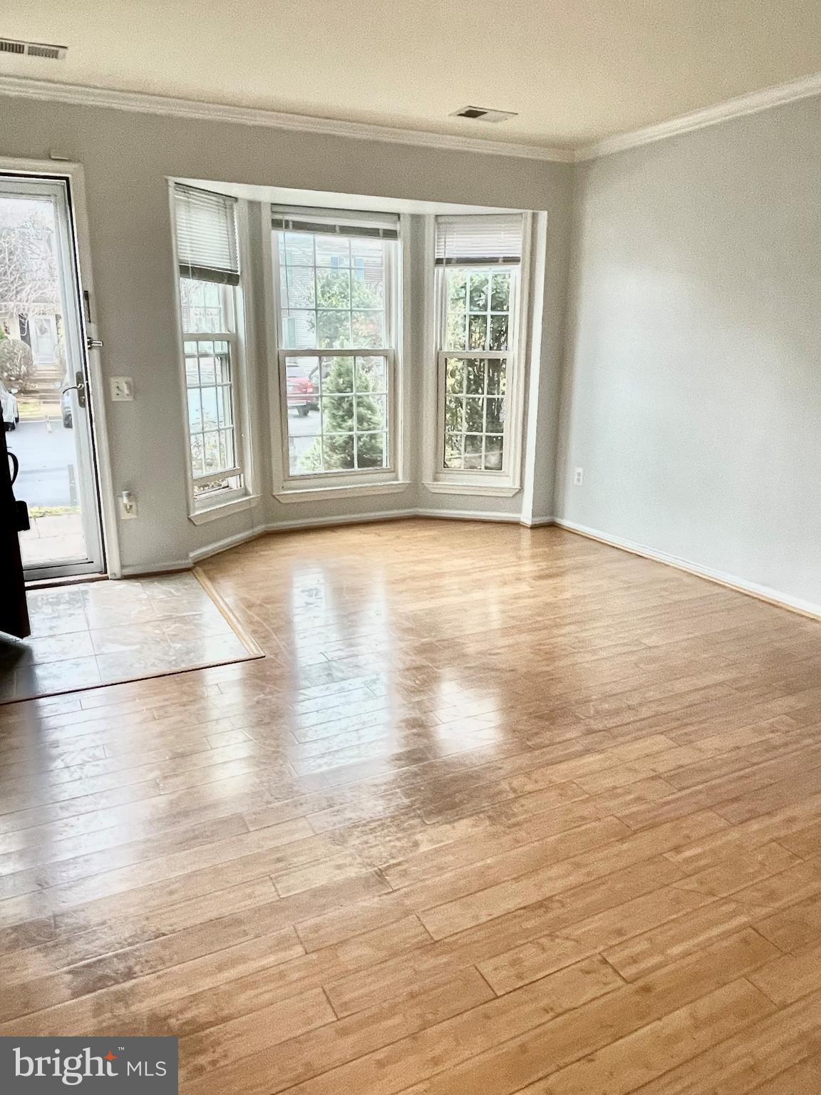 LONDON TOWN WEST - Residential