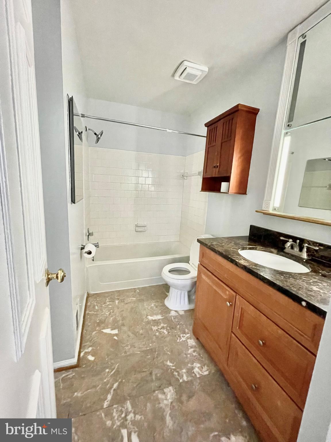 LONDON TOWN WEST - Residential