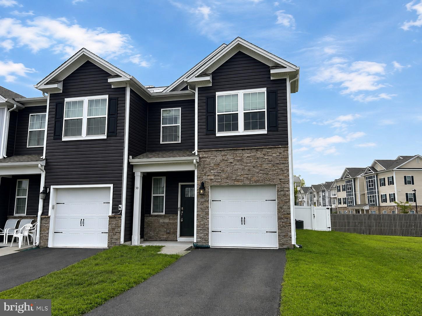 50 PEREGRINE WAY