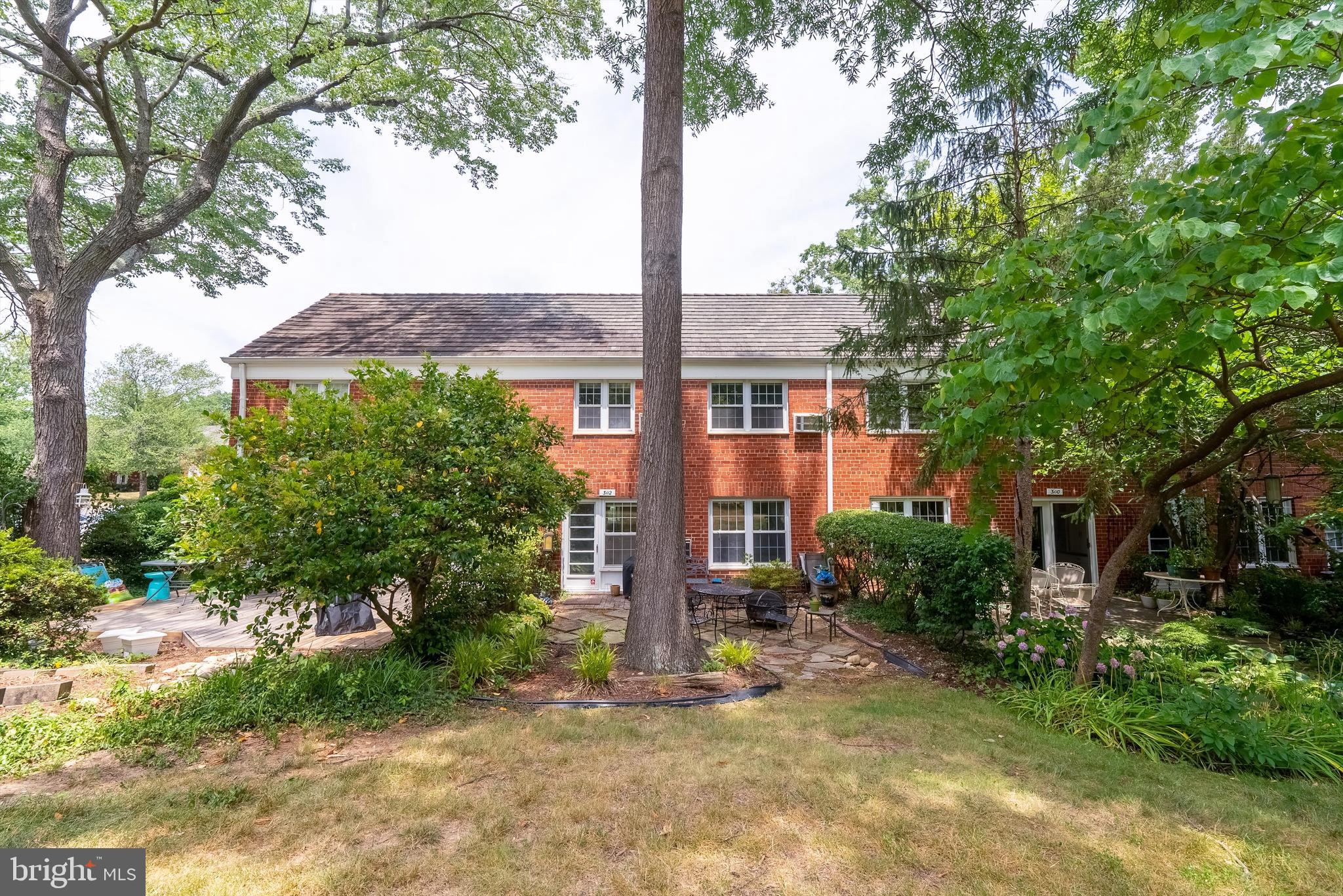 PARK  FAIRFAX - Residential Lease