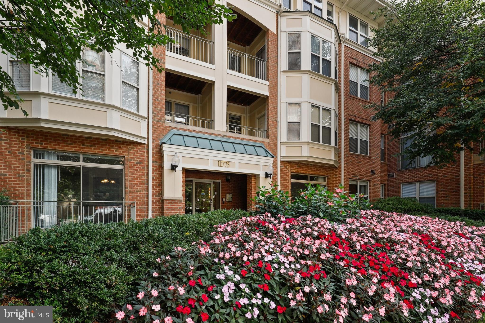 STRATFORD CONDOMINIUMS - Residential