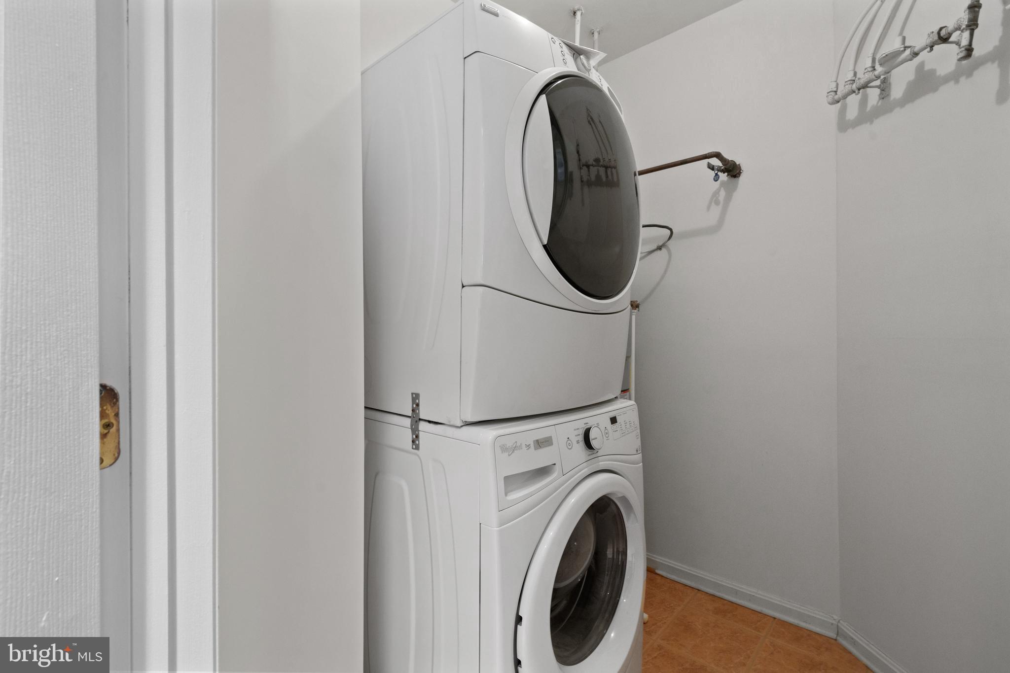 STRATFORD CONDOMINIUMS - Residential